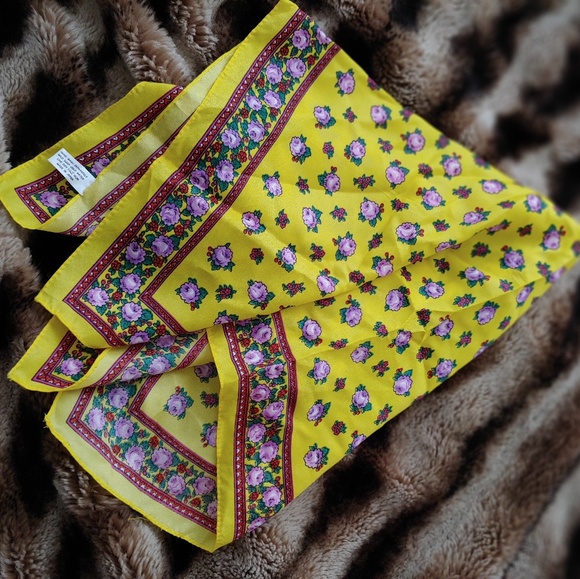 Japanese 🇯🇵 Beautiful purple and yellow scarf - Picture 2 of 5